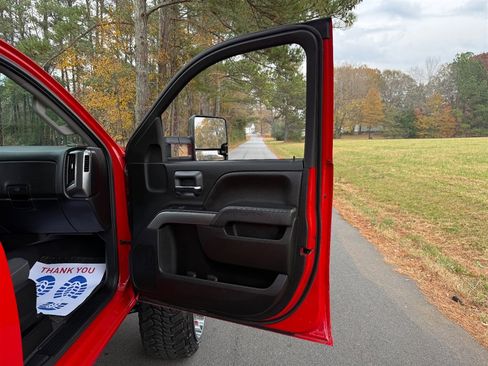 Used 2019 Chevrolet Silverado 1500 LT w/ All Star Edition image 63