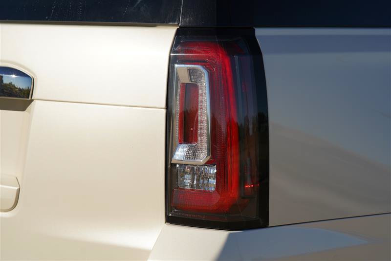 Used 2015 GMC Yukon Denali w/ Premium Package AWD/4WD image 42