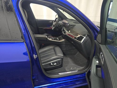 Used 2024 BMW X7 M60i image 8