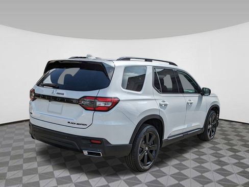 New 2025 Honda Pilot Black Edition image 4