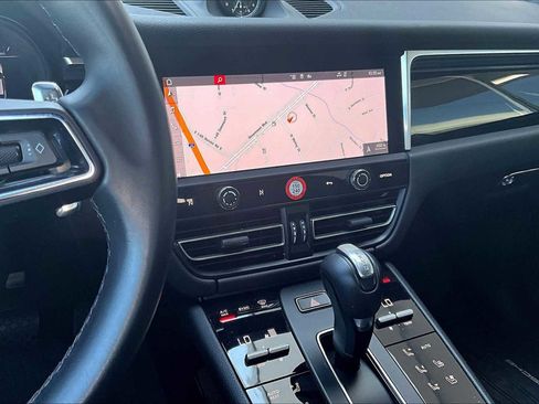 Used 2023 Porsche Macan T image 6