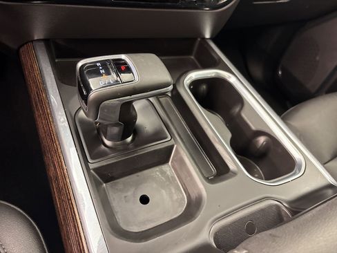 Used 2024 GMC Sierra 1500 Elevation w/ Elevation Premium Package image 17