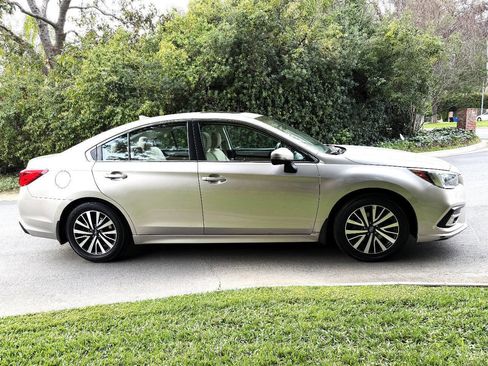 Used 2018 Subaru Legacy 2.5i Premium AWD/4WD image 8