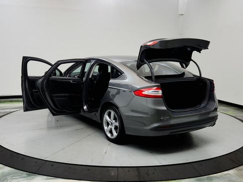 Used 2014 Ford Fusion SE FWD image 12