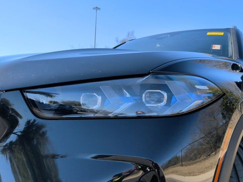 Certified 2024 BMW X5 xDrive40i w/ Premium Package image 3