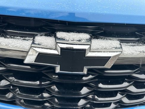 Used 2024 Chevrolet Trax RS w/ Sunroof Package image 9