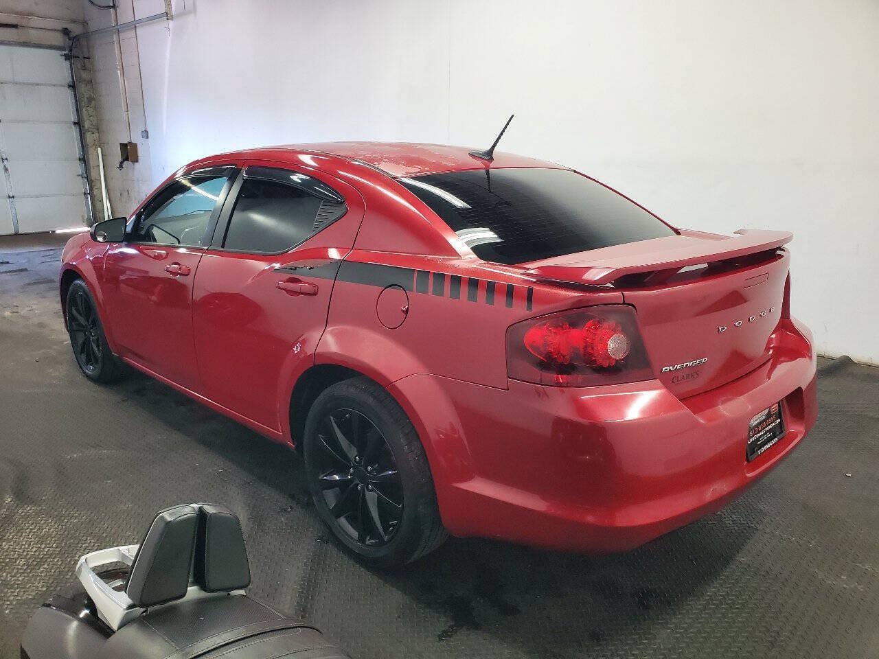 Used 2014 Dodge Avenger SE w/ Blacktop Package FWD image 5