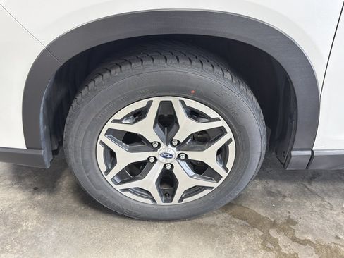 Certified 2023 Subaru Forester Premium AWD/4WD image 15