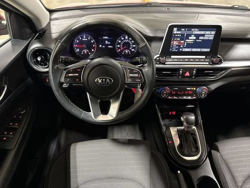 Used 2019 Kia Forte S w/ S Premium Package FWD image 11