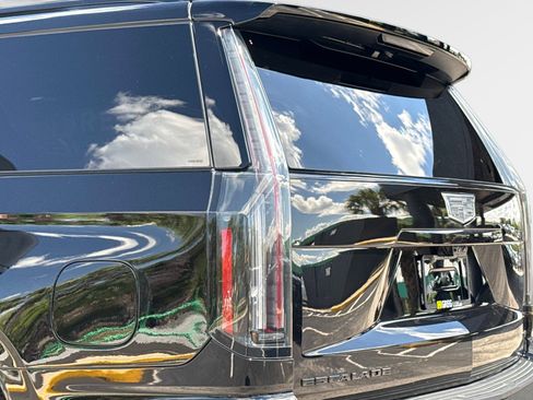 Used 2026 Cadillac Escalade Platinum Sport w/ LPO, ONYX Package AWD/4WD image 16