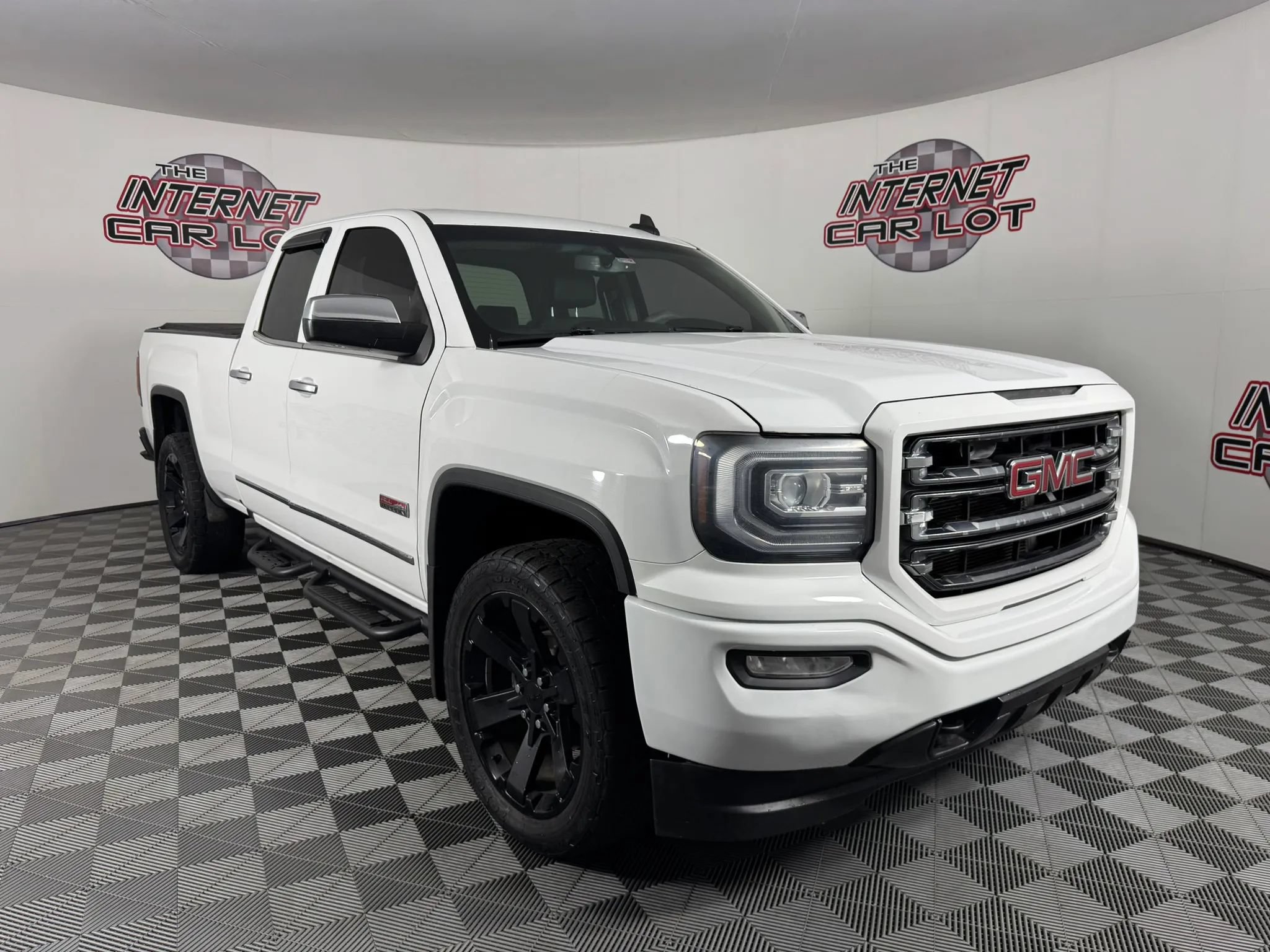 Used 2016 GMC Sierra 1500 SLT w/ All-Terrain Package AWD/4WD image 6