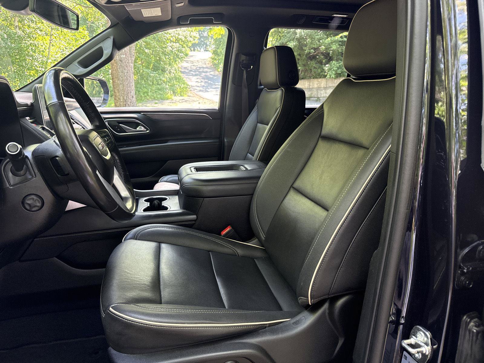 Used 2022 GMC Yukon SLT w/ SLT Premium Package AWD/4WD image 13