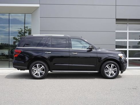 Used 2022 Ford Expedition Limited AWD/4WD image 7
