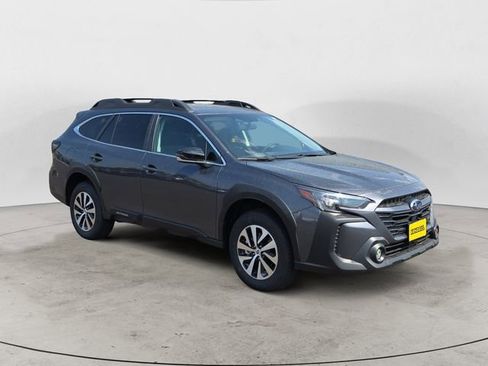 Used 2025 Subaru Outback Premium image 7