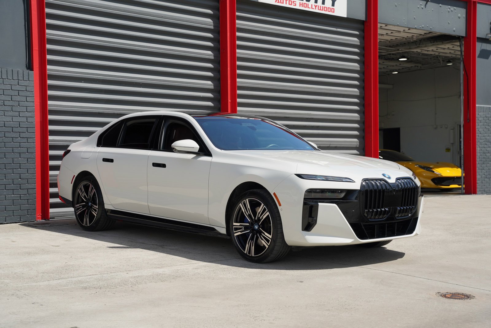 Used 2023 BMW i7 xDrive60 AWD/4WD image 7