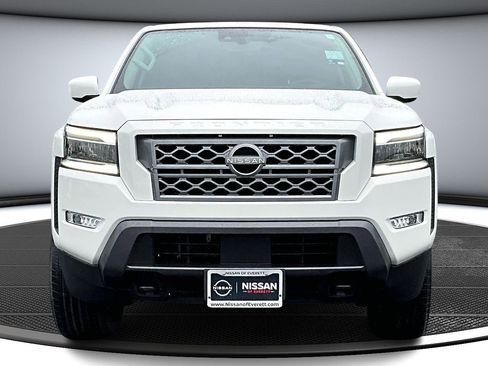 Used 2024 Nissan Frontier SL w/ Technology Package image 2