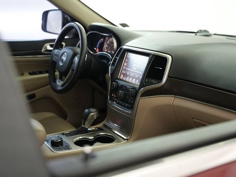 Used 2017 Jeep Grand Cherokee Limited w/ Luxury Group II AWD/4WD image 52
