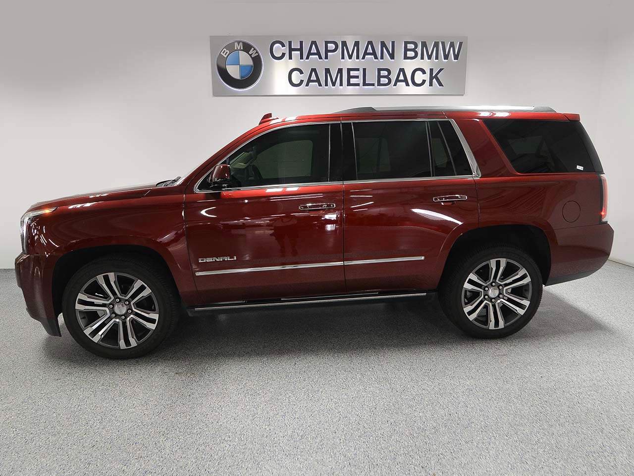Used 2020 GMC Yukon Denali w/ Denali Premium Package AWD/4WD image 3