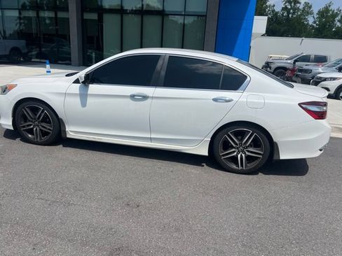 Used 2016 Honda Accord Sport image 4