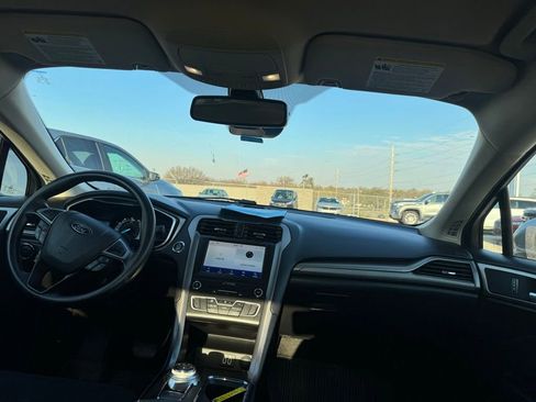 Certified 2020 Ford Fusion SE image 10
