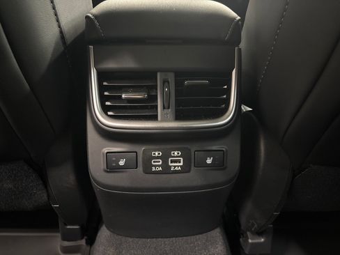 Certified 2025 Subaru Outback Limited image 37