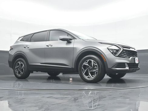 Used 2023 Kia Sportage LX image 32