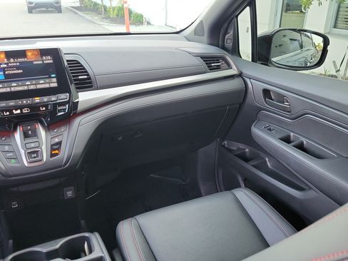 Certified 2024 Honda Odyssey Sport image 22