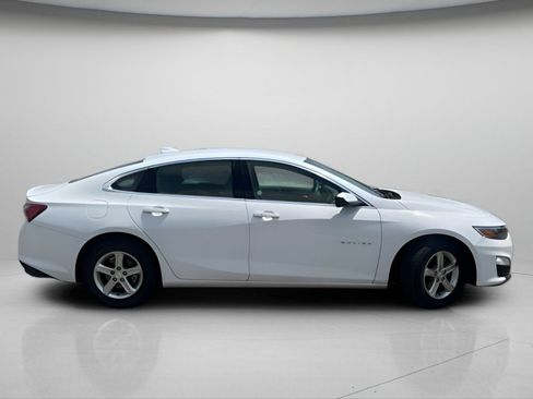 Used 2022 Chevrolet Malibu LT FWD image 3