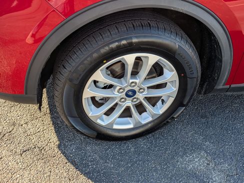 Used 2020 Ford Escape SE image 12