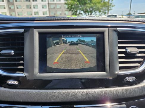 Used 2020 Chrysler Voyager Lxi image 26