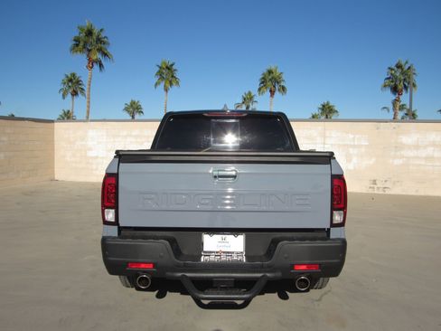 Used 2025 Honda Ridgeline Black Edition image 7