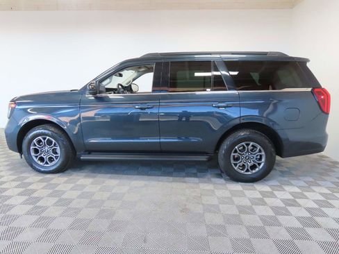 Used 2025 Ford Expedition Active RWD image 5