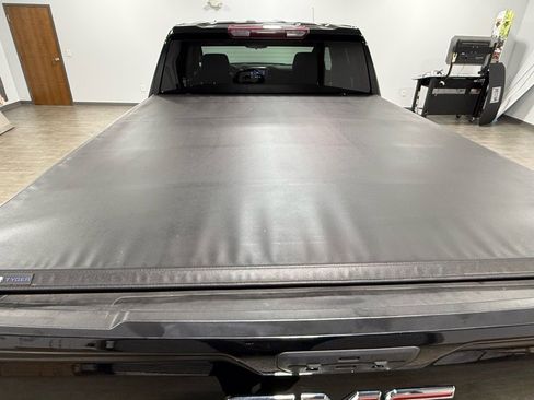 Used 2022 GMC Sierra 1500 Elevation image 16