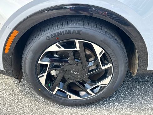 Certified 2024 Kia Sportage SX FWD image 11