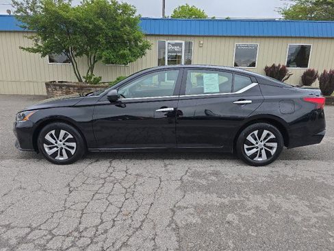 Used 2024 Nissan Altima 2.5 S image 6