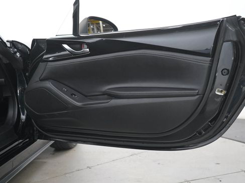 Used 2023 MAZDA MX-5 Miata Grand Touring RWD image 11