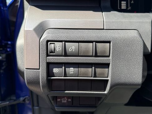 Certified 2024 Toyota Tacoma SR5 AWD/4WD image 14