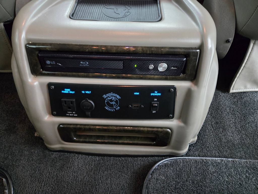 Used 2023 Chevrolet Express 2500 Extended RWD image 45