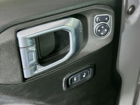 Used 2021 Jeep Wrangler Sport S w/ Sun And Sound Package image 15