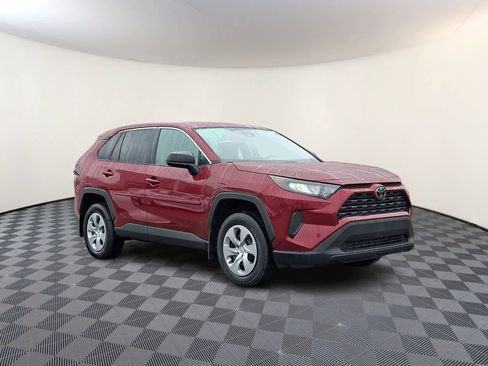 Used 2022 Toyota RAV4 LE image 5