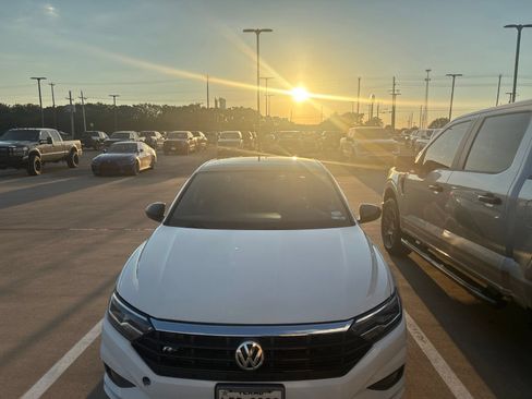 Used 2019 Volkswagen Jetta R-Line FWD image 6