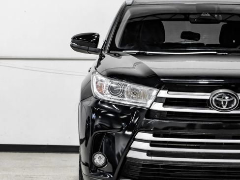 Used 2019 Toyota Highlander XLE FWD image 46