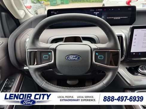 Used 2026 Ford Expedition Platinum w/ Platinum Ultimate Package AWD/4WD image 16