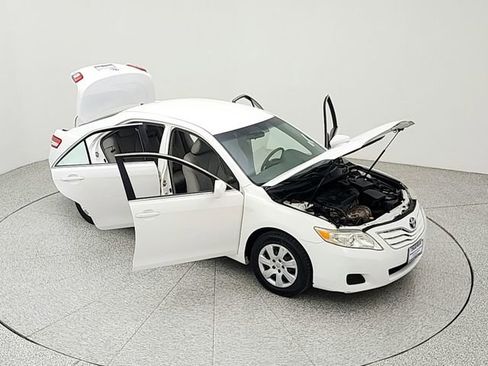 Used 2011 Toyota Camry LE FWD image 36