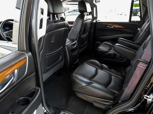 Used 2019 Cadillac Escalade Luxury AWD/4WD image 42