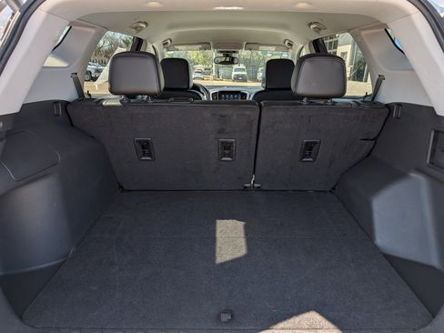 Certified 2024 GMC Terrain SLT AWD/4WD image 10