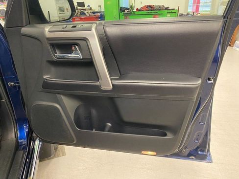 Used 2016 Toyota 4Runner Limited image 17