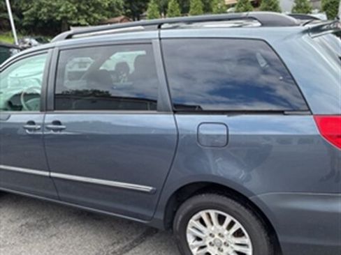 Used 2009 Toyota Sienna XLE Limited AWD/4WD image 4