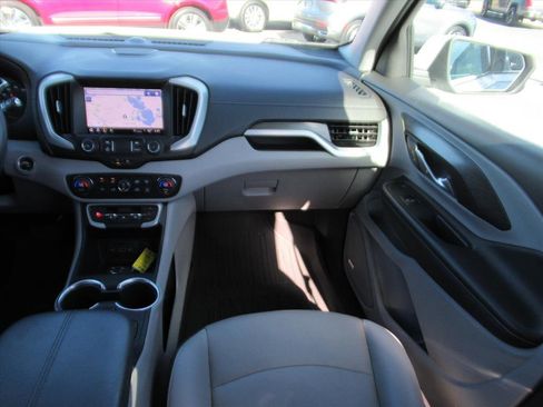 Used 2022 GMC Terrain SLT w/ Infotainment Package II image 14