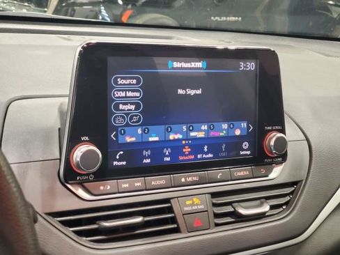 Used 2022 Nissan Altima 2.5 SV image 27